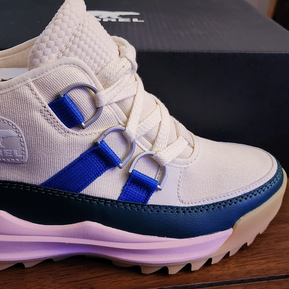 NEW Sorel Ona RMX chukka Weatherproof women's 8.5 bootie